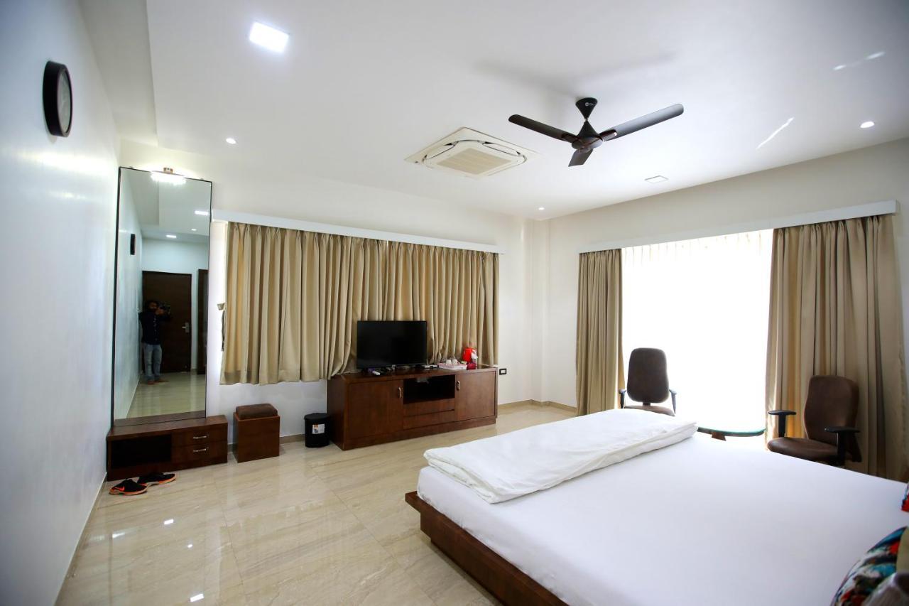 Maharaja The Royal Resort ธาเน ภายนอก รูปภาพ
