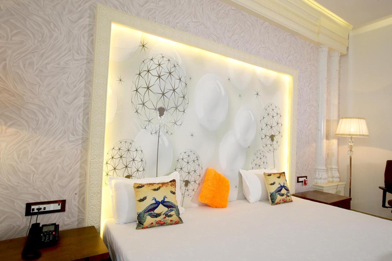 Maharaja The Royal Resort ธาเน ภายนอก รูปภาพ