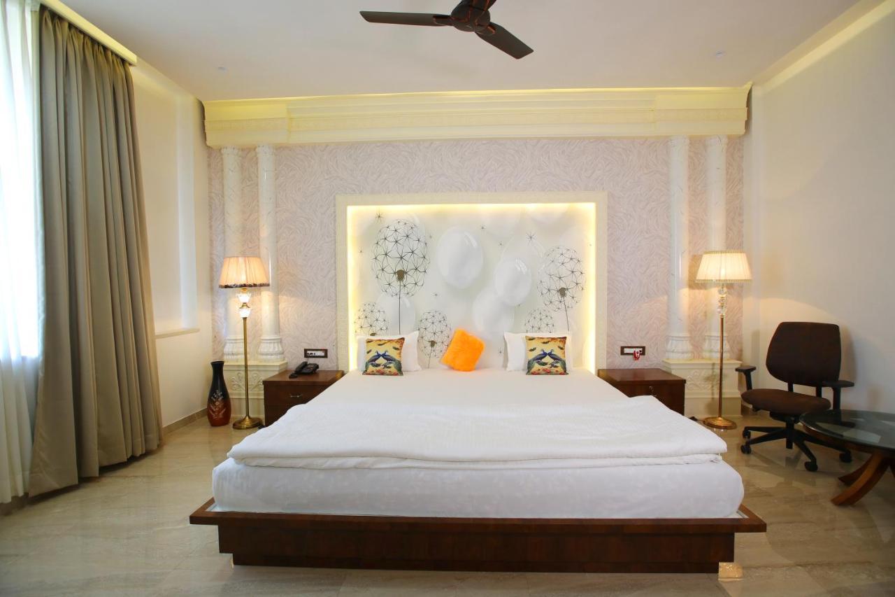 Maharaja The Royal Resort ธาเน ภายนอก รูปภาพ