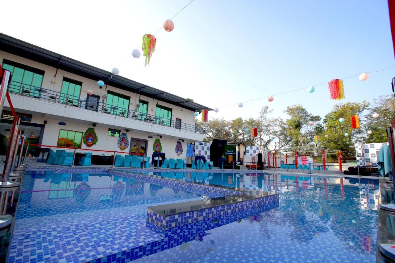 Maharaja The Royal Resort ธาเน ภายนอก รูปภาพ
