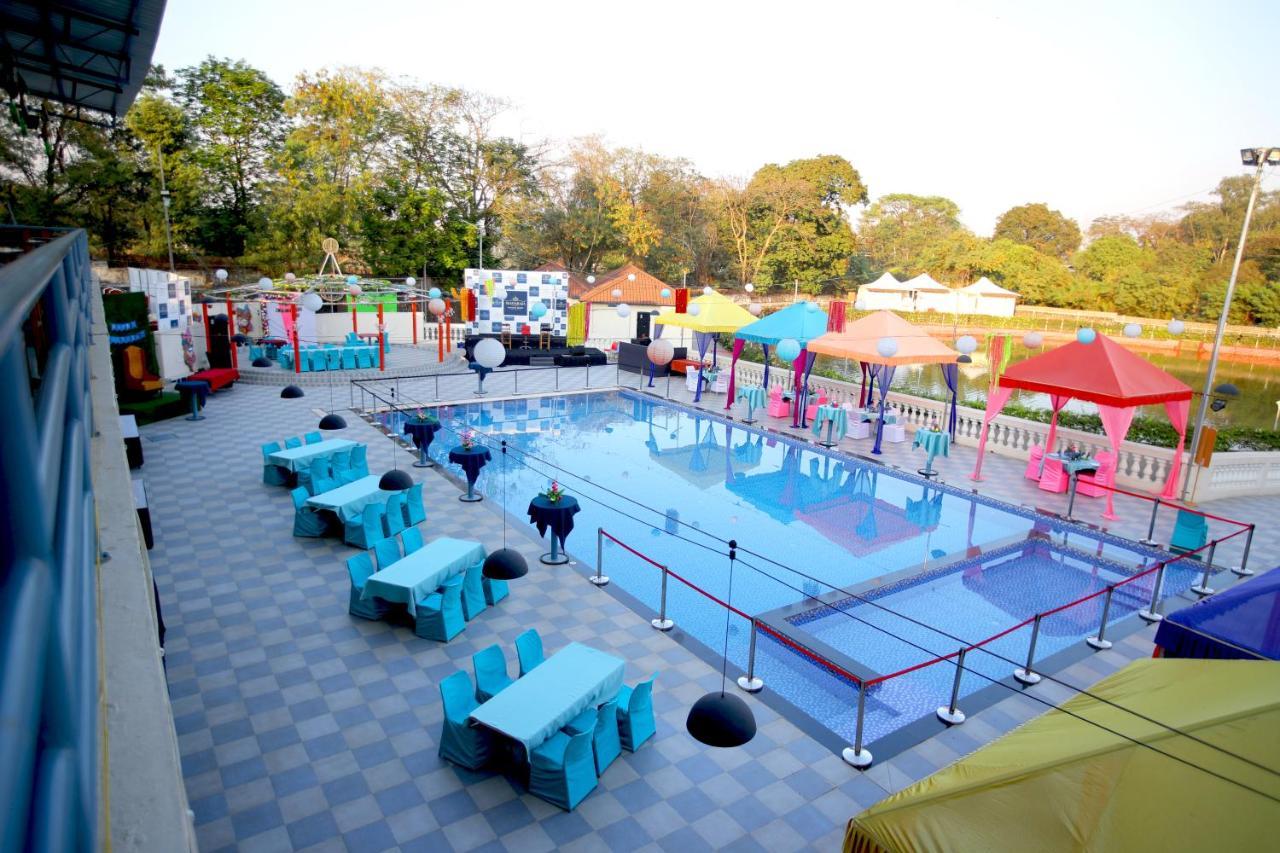 Maharaja The Royal Resort ธาเน ภายนอก รูปภาพ